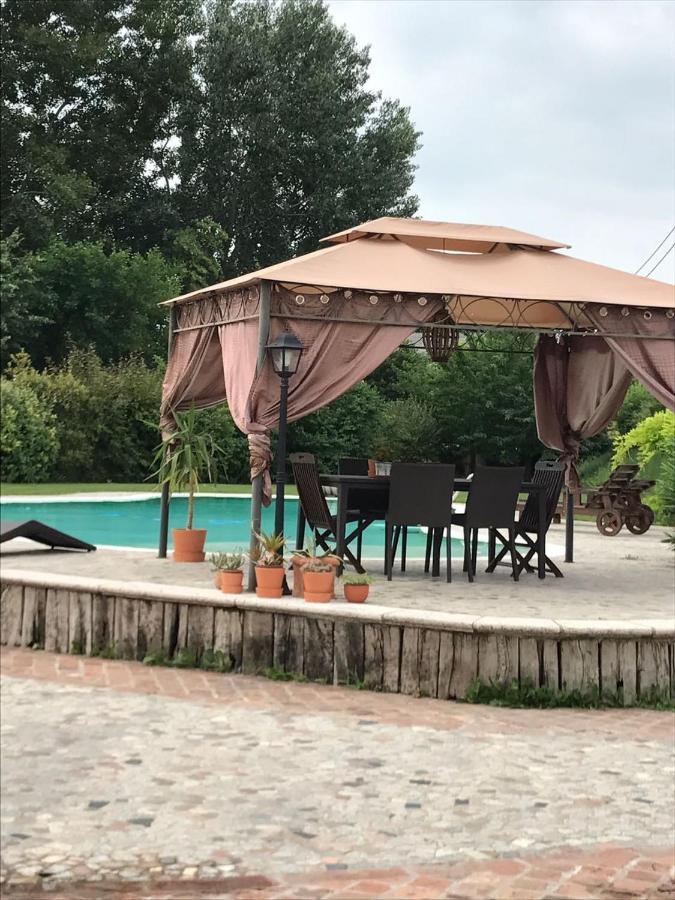 B&B Il Martin Pescatore Bagnolo San Vito Exterior foto